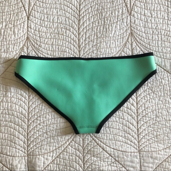 5/$35🍑 TRIANGL Mint & Black Bikini Bottoms - Picture 5 of 6
